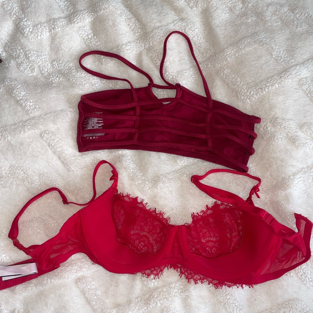 Red Bra Bundle - Picture 3 of 3
